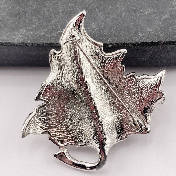 SPHINX Vintage brushed silver tone metal maple leaf brooch ~ Signed jewelry pin - Picture 9 of 9
